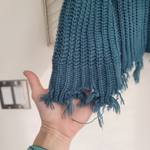 Miracle Distressed Fringe Raw Hem V Neck Oversized Sweater Teal Blue Size M/L - Picture 4 of 9